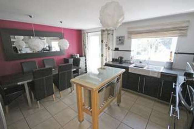  Image of 3 bedroom Semi-Detached house for sale in Colin Road Luton LU2 at Colin Road  Luton, LU2 7RU