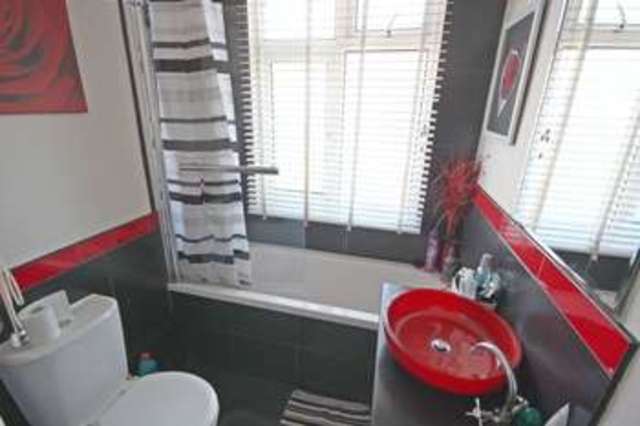  Image of 3 bedroom Semi-Detached house for sale in Colin Road Luton LU2 at Colin Road  Luton, LU2 7RU