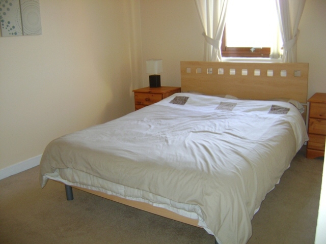  Image of 2 bedroom Flat to rent in Rowans Gate Paisley PA2 at Paisley Renfrewshire Renfrewshire, PA2 6RB