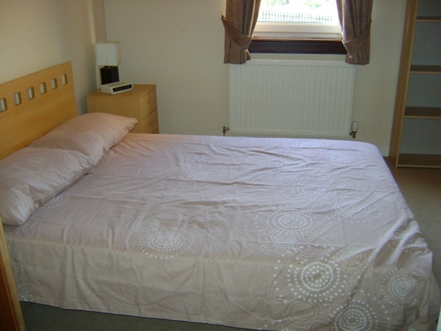 Image of 2 bedroom Flat to rent in Rowans Gate Paisley PA2 at Paisley Renfrewshire Renfrewshire, PA2 6RB