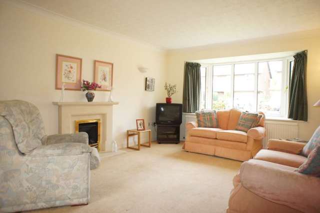  Image of 4 bedroom Detached house for sale in Russet Close Sonning Common Reading RG4 at Russet Close Sonning Common Reading, RG4 9LQ