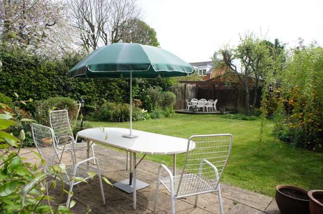  Image of 4 bedroom Detached house for sale in Russet Close Sonning Common Reading RG4 at Russet Close Sonning Common Reading, RG4 9LQ