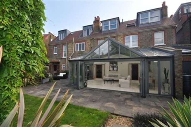  Image of 5 bedroom Detached house to rent in Rusthall Avenue London W4 at London, W4 1BW