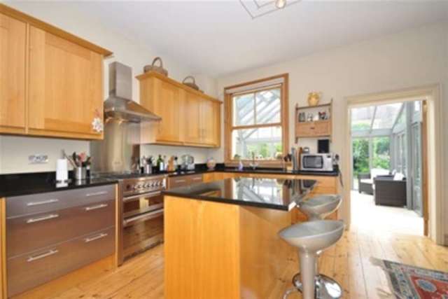  Image of 5 bedroom Detached house to rent in Rusthall Avenue London W4 at London, W4 1BW