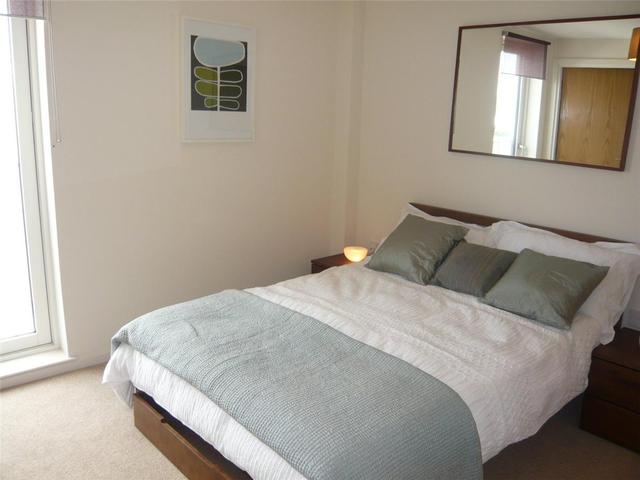  Image of 2 bedroom Flat to rent in Saltire Square Edinburgh EH5 at Granton Edinburgh Edinburgh, EH5 1PR