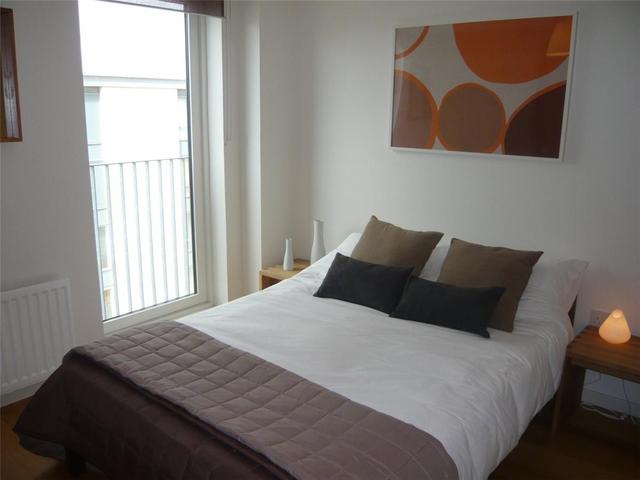  Image of 2 bedroom Flat to rent in Saltire Square Edinburgh EH5 at Granton Edinburgh Edinburgh, EH5 1PR