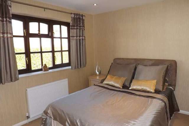  Image of 3 bedroom Detached house for sale in Sambourn Close Solihull B91 at Sambourn Close  Solihull, B91 2SA