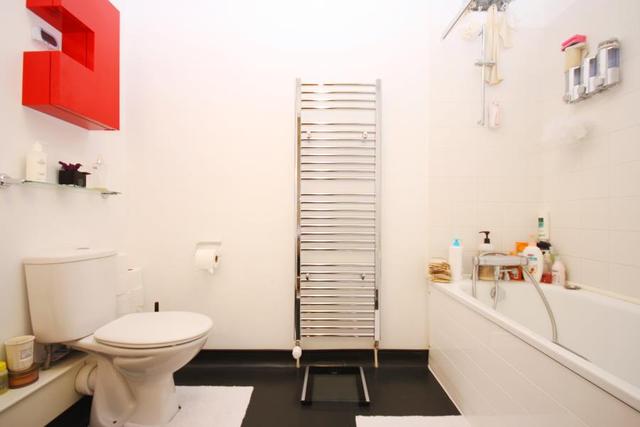  Image of 2 bedroom Apartment to rent in Bloomfield Road London SE18 at Woolwich, SE18 7JD