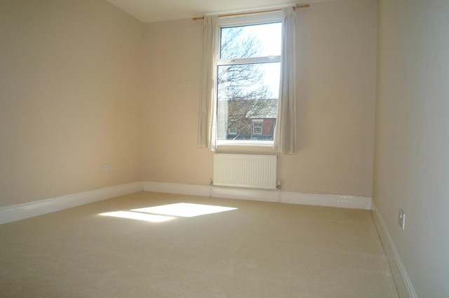  Image of 1 bedroom Flat to rent in Shadwell Road Portsmouth PO2 at Portsmouth, PO2 9EP