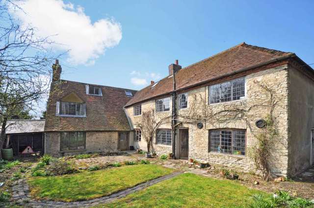 Image of 6 bedroom Detached house for sale in Henley Road Shillingford Wallingford OX10 at Henley Road Shillingford Wallingford, OX10 7EH