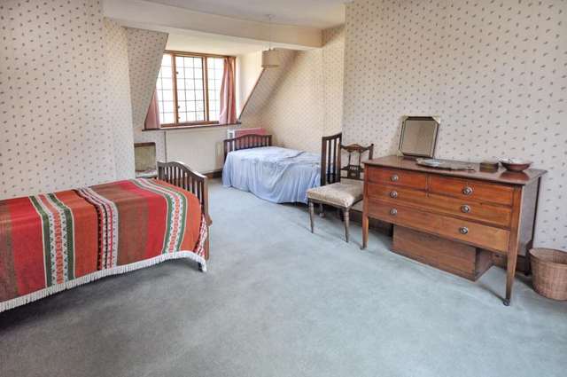  Image of 6 bedroom Detached house for sale in Henley Road Shillingford Wallingford OX10 at Henley Road Shillingford Wallingford, OX10 7EH