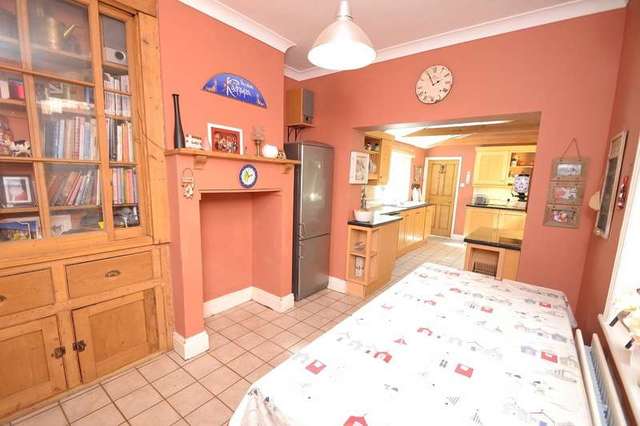  Image of 4 bedroom Detached house for sale in Shirley Avenue Shirley Southampton SO15 at Southampton, SO15 5NG
