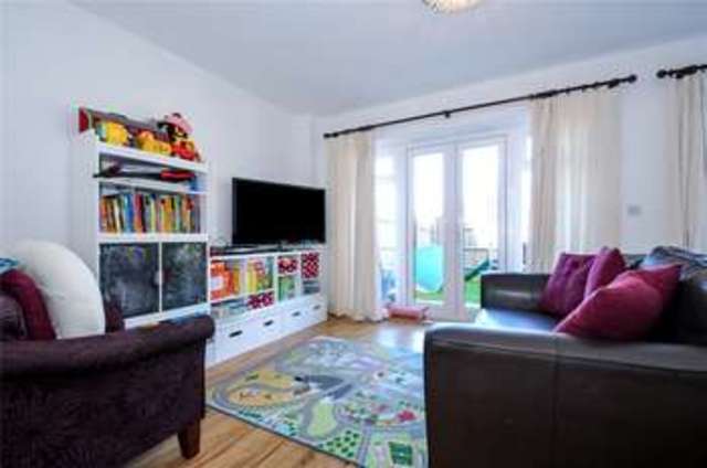  Image of 5 bedroom Semi-Detached house for sale in Shoppenhangers Road Maidenhead SL6 at Maidenhead Berkshire Maidenhead, SL6 2QA