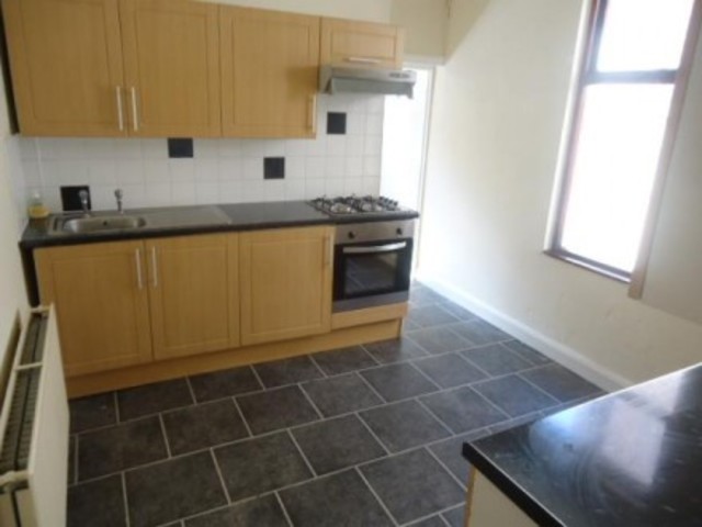  Image of 3 bedroom Terraced house to rent in Silverdale Avenue Old Swan Liverpool L13 at Tuebrook  Liverpool, L13 7EZ