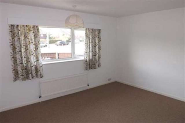  Image of 3 bedroom Semi-Detached house to rent in Slant Lane Shirebrook Mansfield NG20 at Mansfield, NG20 8QW