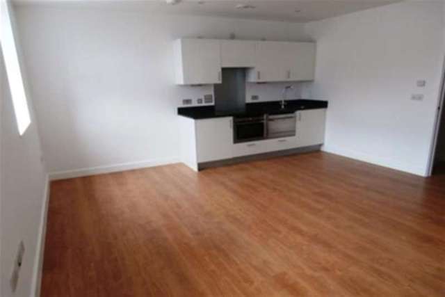  Image of 1 bedroom Flat to rent in Smith Street Watford WD18 at Watford, WD18 0GQ
