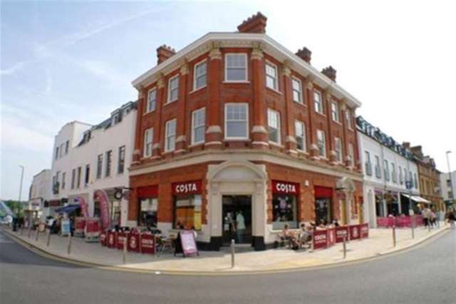  Image of 1 bedroom Flat to rent in Smith Street Watford WD18 at Watford, WD18 0GQ