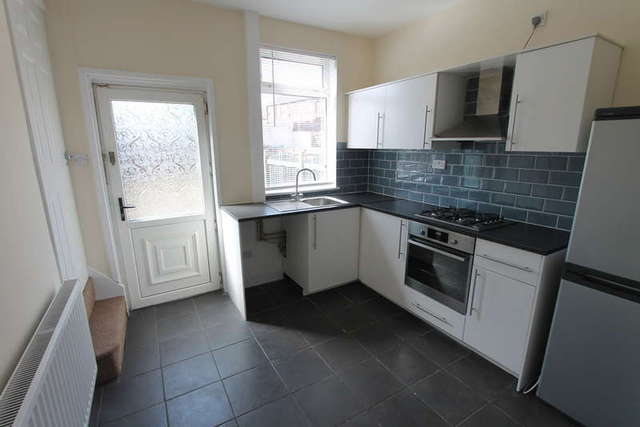  Image of 2 bedroom End of Terrace to rent in Snydale Road Cudworth Barnsley S72 at Cudworth Barnsley Cudworth, S72 8LG