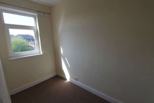  Image of 2 bedroom End of Terrace to rent in Snydale Road Cudworth Barnsley S72 at Cudworth Barnsley Cudworth, S72 8LG