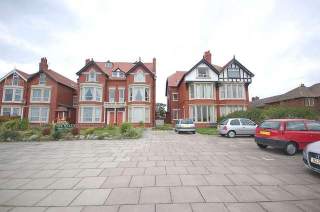  Image of 1 bedroom Flat to rent in South Promenade St. Annes Lytham St. Annes FY8 at Lytham St Annes Lancashire, FY8 1NP