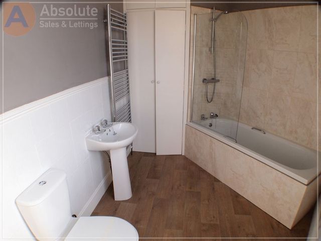  Image of 2 bedroom Flat to rent in South Street Torquay TQ2 at South Street Array Torquay, TQ2 5AE