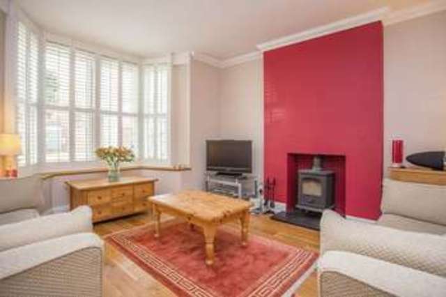  Image of 4 bedroom Detached house for sale in Southbourne Avenue Emsworth PO10 at Southbourne Avenue  Emsworth, PO10 8BB