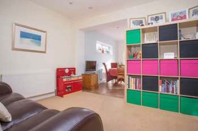  Image of 4 bedroom Detached house for sale in Southbourne Avenue Emsworth PO10 at Southbourne Avenue  Emsworth, PO10 8BB