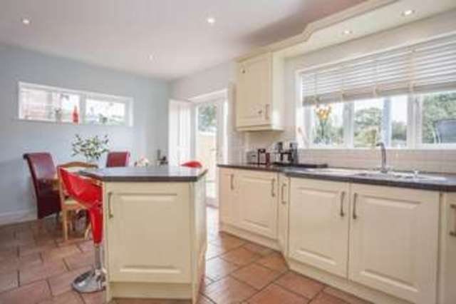  Image of 4 bedroom Detached house for sale in Southbourne Avenue Emsworth PO10 at Southbourne Avenue  Emsworth, PO10 8BB
