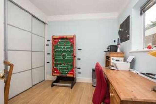  Image of 4 bedroom Detached house for sale in Southbourne Avenue Emsworth PO10 at Southbourne Avenue  Emsworth, PO10 8BB