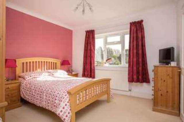  Image of 4 bedroom Detached house for sale in Southbourne Avenue Emsworth PO10 at Southbourne Avenue  Emsworth, PO10 8BB