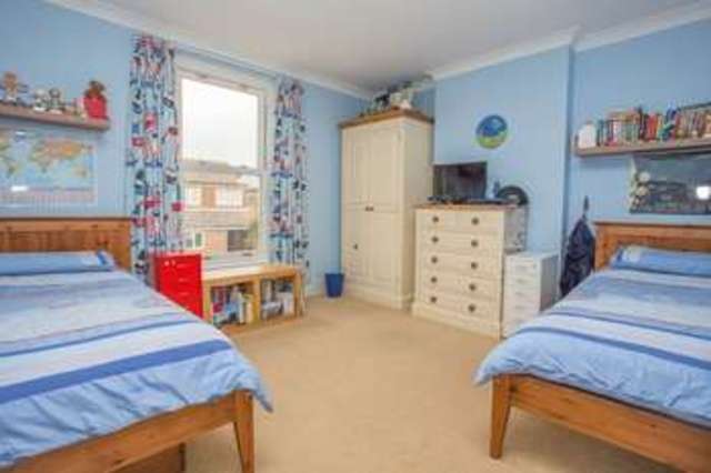  Image of 4 bedroom Detached house for sale in Southbourne Avenue Emsworth PO10 at Southbourne Avenue  Emsworth, PO10 8BB