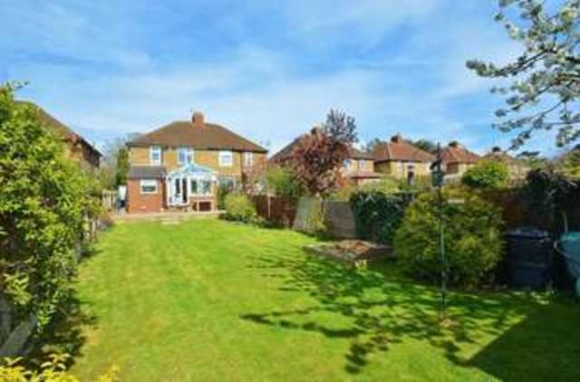  Image of 3 bedroom Semi-Detached house for sale in Southern Road Thame OX9 at Southern Road  Thame, OX9 2DZ
