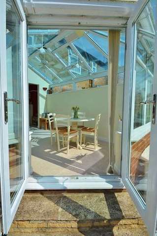  Image of 3 bedroom Semi-Detached house for sale in Southern Road Thame OX9 at Southern Road  Thame, OX9 2DZ