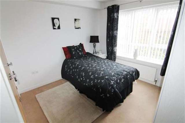  Image of 2 bedroom Apartment for sale in Claremount Road Boothtown Halifax HX3 at Northowram, HX3 6NZ