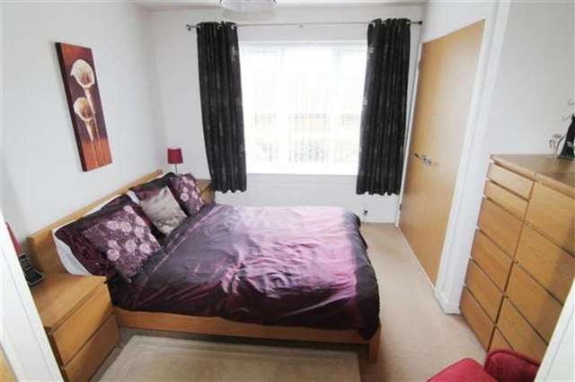  Image of 2 bedroom Apartment for sale in Claremount Road Boothtown Halifax HX3 at Northowram, HX3 6NZ