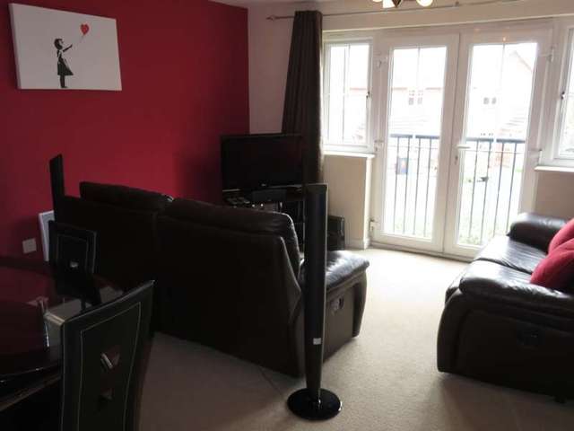  Image of 2 bedroom Flat to rent in Squires Grove Willenhall WV12 at Willenhall, WV12 5BY