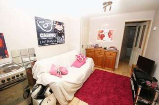  Image of 4 bedroom Detached house for sale in St. Agnells Lane Hemel Hempstead HP2 at St Agnells Lane Grovehill Hemel Hempstead, HP2 6EG