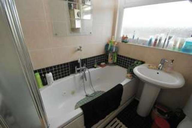  Image of 4 bedroom Detached house for sale in St. Agnells Lane Hemel Hempstead HP2 at St Agnells Lane Grovehill Hemel Hempstead, HP2 6EG