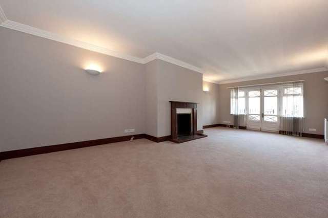  Image of 4 bedroom Flat to rent in St. Edmunds Terrace London NW8 at St Edmund`s Terrace St John`s Wood London, NW8 7QQ