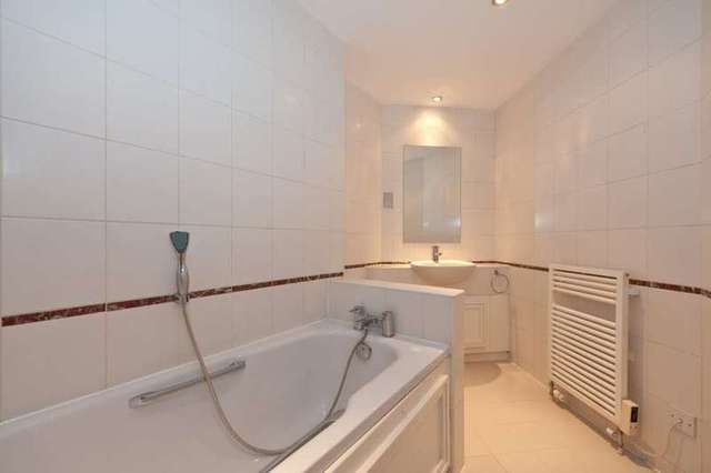  Image of 4 bedroom Flat to rent in St. Edmunds Terrace London NW8 at St Edmund`s Terrace St John`s Wood London, NW8 7QQ