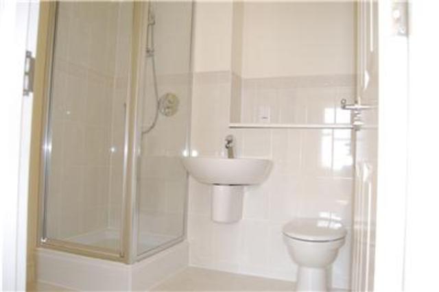  Image of 2 bedroom Flat to rent in James Walk Bexhill-on-Sea TN40 at East Sussex, TN40 2LG