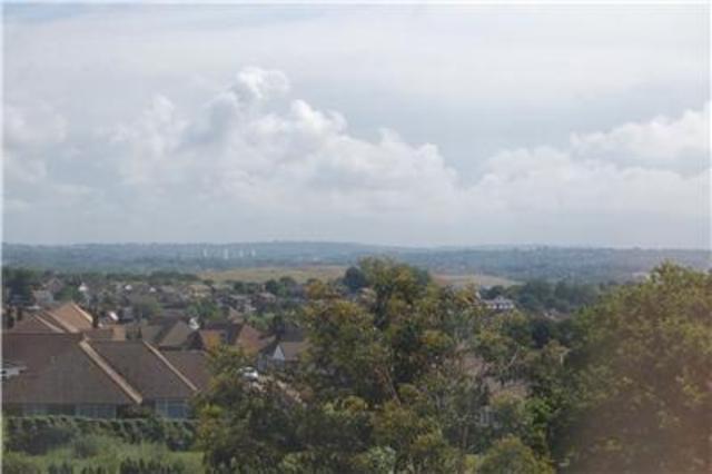  Image of 2 bedroom Flat to rent in James Walk Bexhill-on-Sea TN40 at East Sussex, TN40 2LG