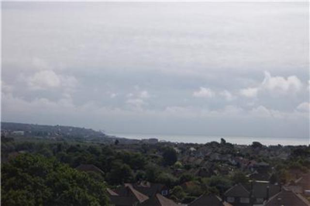  Image of 2 bedroom Flat to rent in James Walk Bexhill-on-Sea TN40 at East Sussex, TN40 2LG