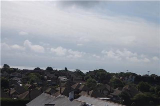  Image of 2 bedroom Flat to rent in James Walk Bexhill-on-Sea TN40 at East Sussex, TN40 2LG