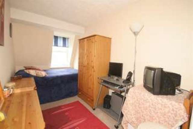  Image of 1 bedroom Property for sale in St. Marys Road Shoreham-by-Sea BN43 at St Marys Road Shoreham By Sea Shoreham By Sea, BN43 5ZA