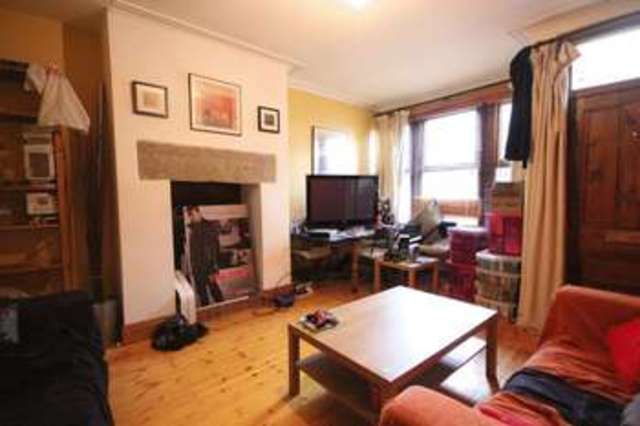  Image of 3 bedroom Terraced house to rent in St. Michaels Lane Burley Leeds LS4 at St Michaels Lane Burley Leeds, LS4 2PD