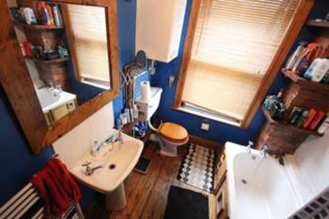  Image of 3 bedroom Terraced house to rent in St. Michaels Lane Burley Leeds LS4 at St Michaels Lane Burley Leeds, LS4 2PD