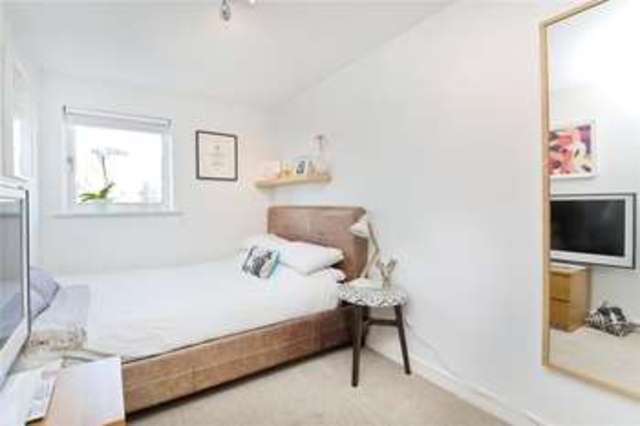  Image of 2 bedroom Flat for sale in St. Pauls Road London N1 at London  Essex Road, N1 2TH
