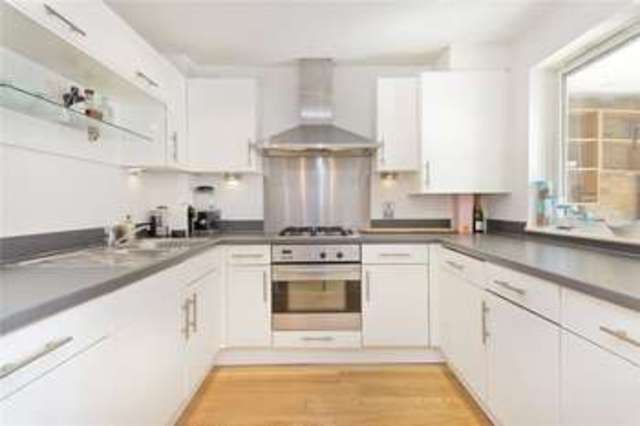  Image of 2 bedroom Flat for sale in St. Pauls Road London N1 at London  Essex Road, N1 2TH