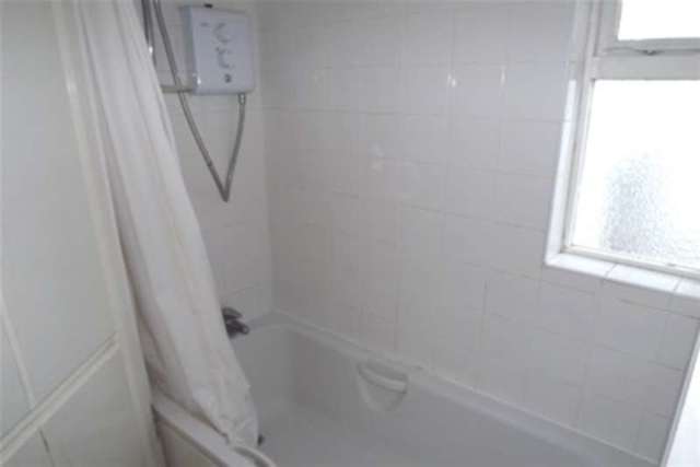  Image of 1 bedroom Flat to rent in St. Peters Place Brighton BN1 at Brighton, BN1 4SA